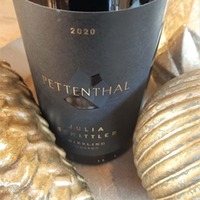 Julia Schittler Pettenthal Riesling trocken