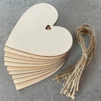 "Holzherzen zur Dekoration, groß"