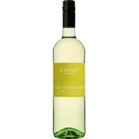 Mit den Wolken ziehen trocken - Weingut Kiefer